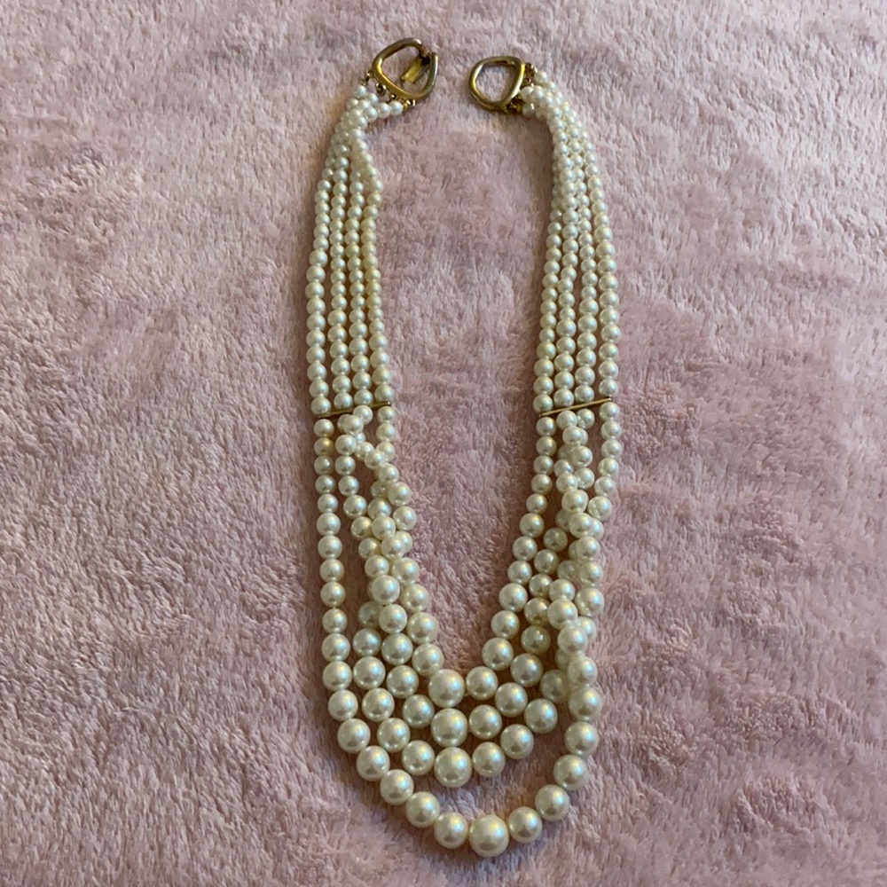 Four strands of faux pearls connected - Picture 1 of 3